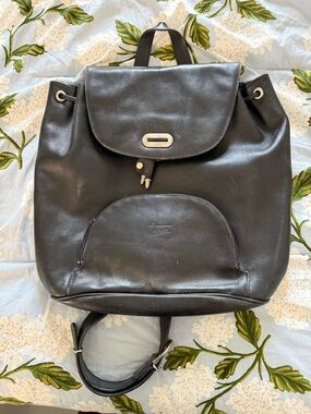 Vintage Black Leather Backpack with Front Pocket - Texier